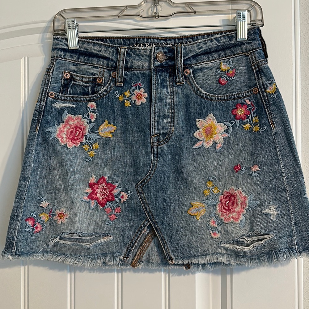 Women’s American Eagle Floral Jean Skirt